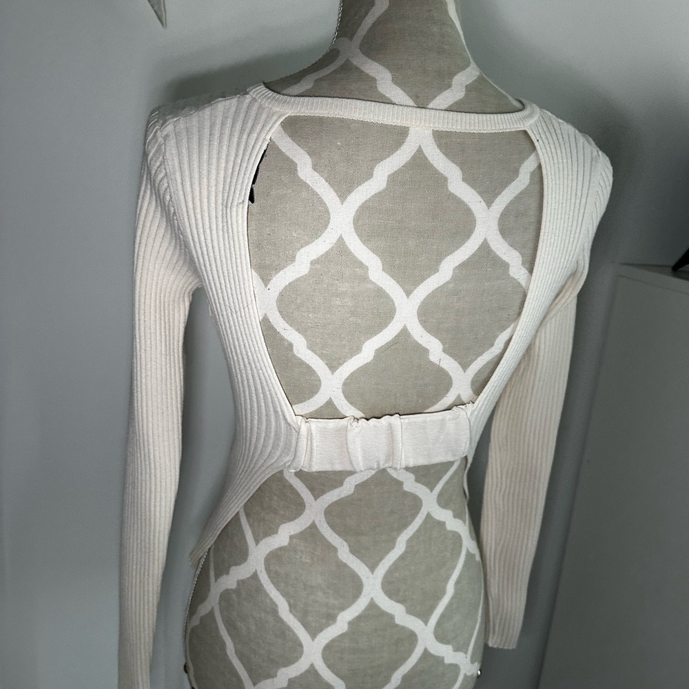 Elegant Cream Ribbed Women's Top - Picture 3 of 5